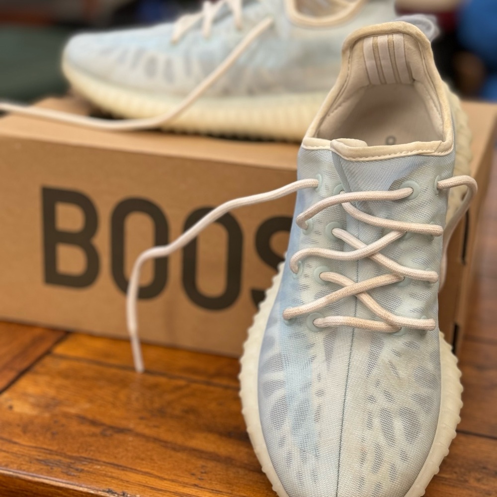 Size 6.5 - adidas Yeezy Boost 350 V2 Mono Ice - Picture 3 of 4